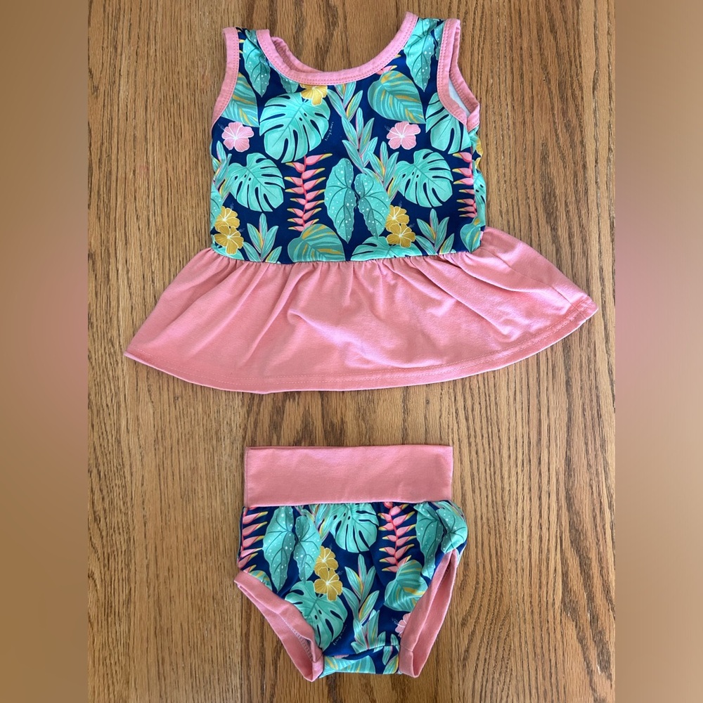 Boutique 18 Month Girl Matching Hawaiian Dress and Bloomer Set